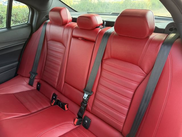 Used 2022 Alfa Romeo Giulia Veloce AWD/4WD image 26