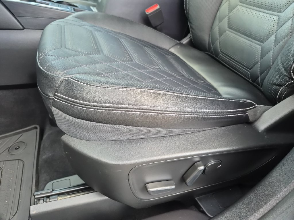 Certified 2023 Ford Escape Platinum w/ Premium Technology Package AWD/4WD image 22