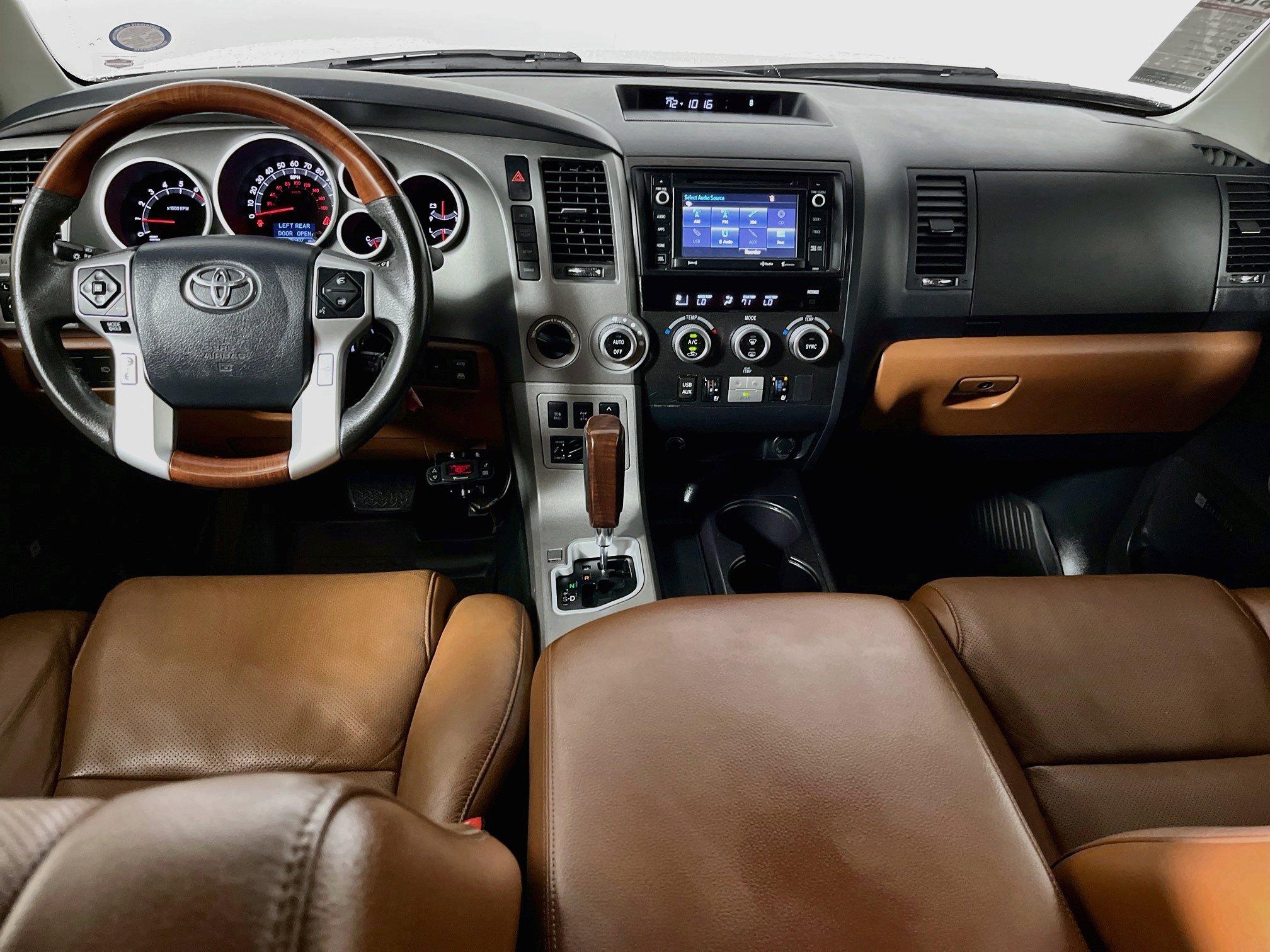 Used 2017 Toyota Sequoia Platinum AWD/4WD image 27