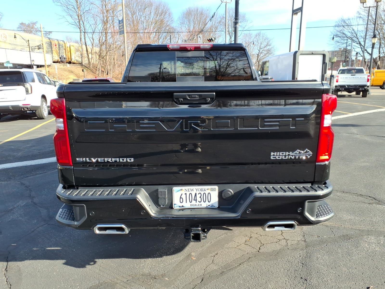 Used 2024 Chevrolet Silverado 1500 High Country w/ High Country Premium Package image 4