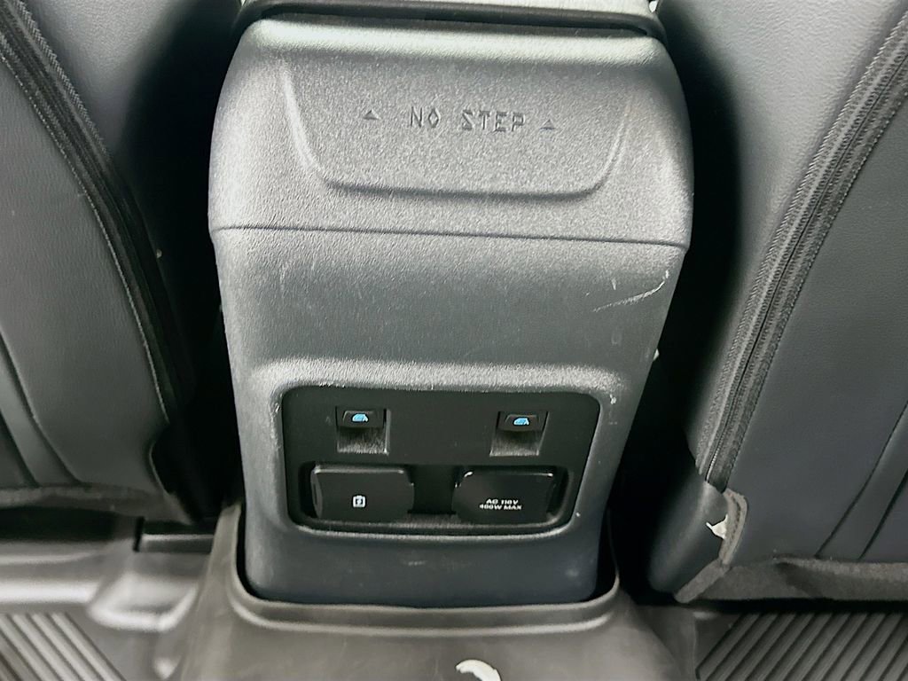 Used 2023 Ford Bronco Wildtrak image 25