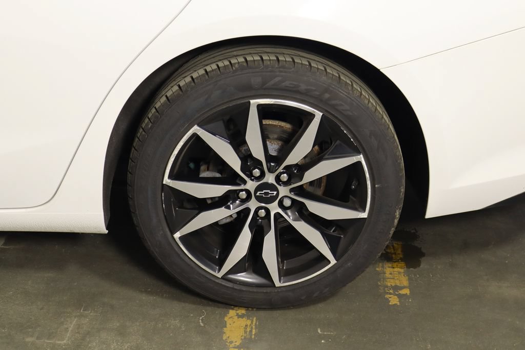Used 2021 Chevrolet Malibu RS FWD image 40