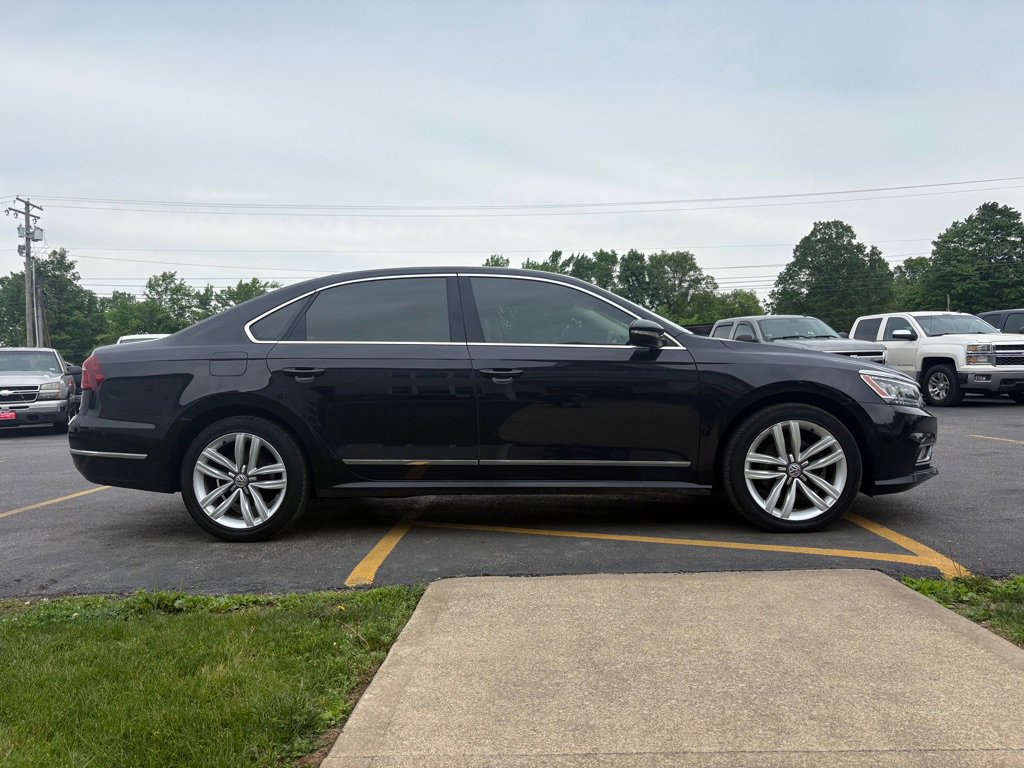 Used 2017 Volkswagen Passat 1.8T SEL Premium FWD image 5