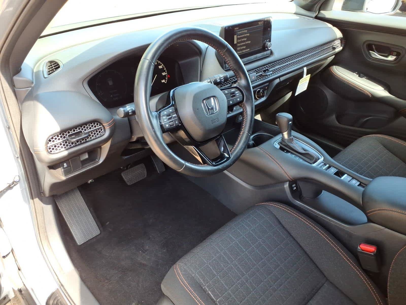 Used 2025 Honda HR-V Sport image 14