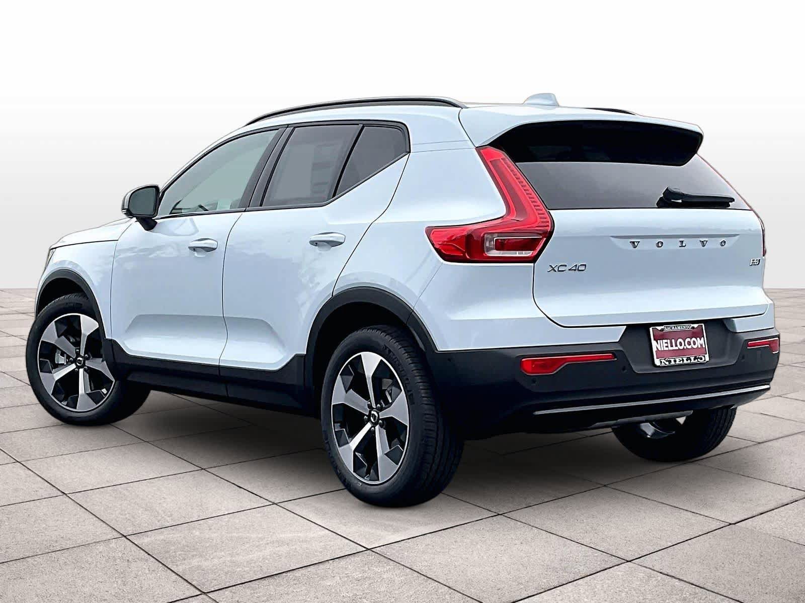 New 2026 Volvo XC40 B5 Plus w/ Protection Package Premier AWD/4WD image 3