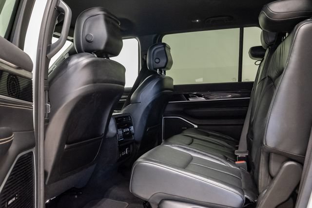 Certified 2022 Jeep Wagoneer Series II AWD/4WD image 28