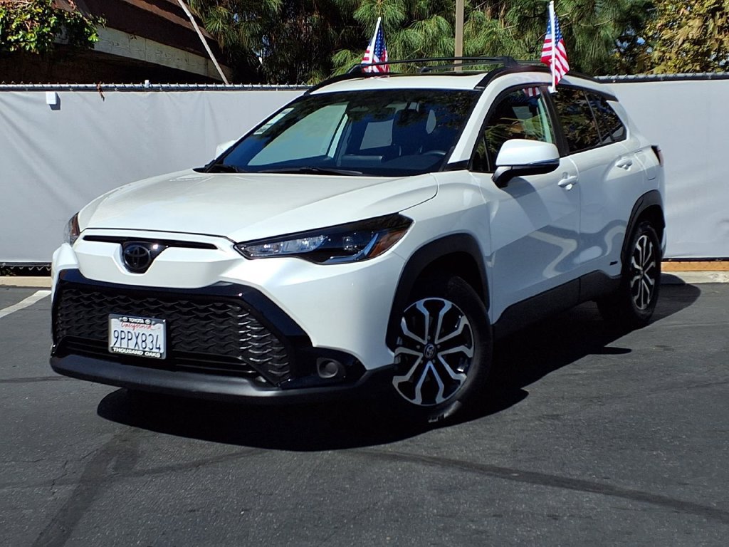 Certified 2024 Toyota Corolla Cross AWD Hybrid w/ Moonroof Package image 40