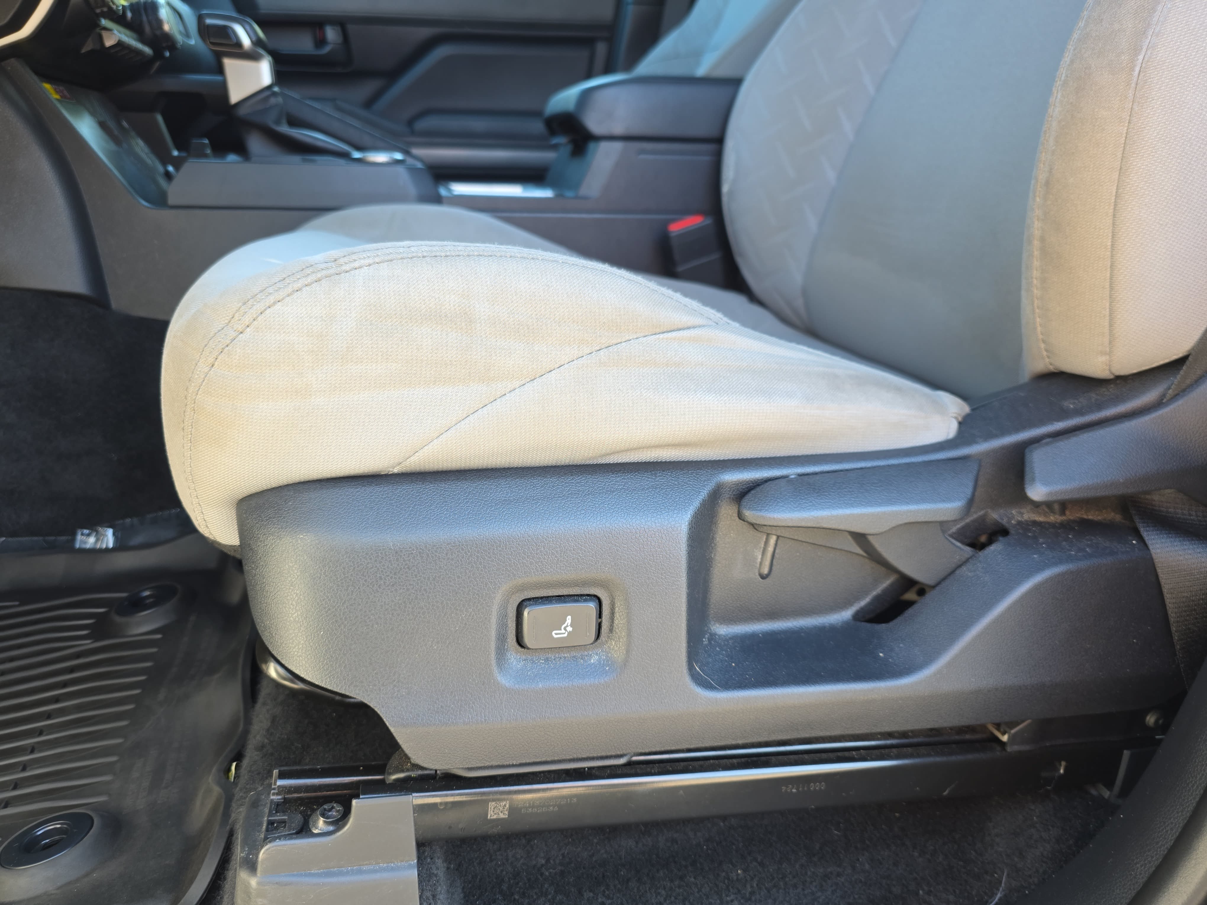 Used 2024 Toyota Tacoma SR5 w/ SR5 Upgrade Package RWD image 26