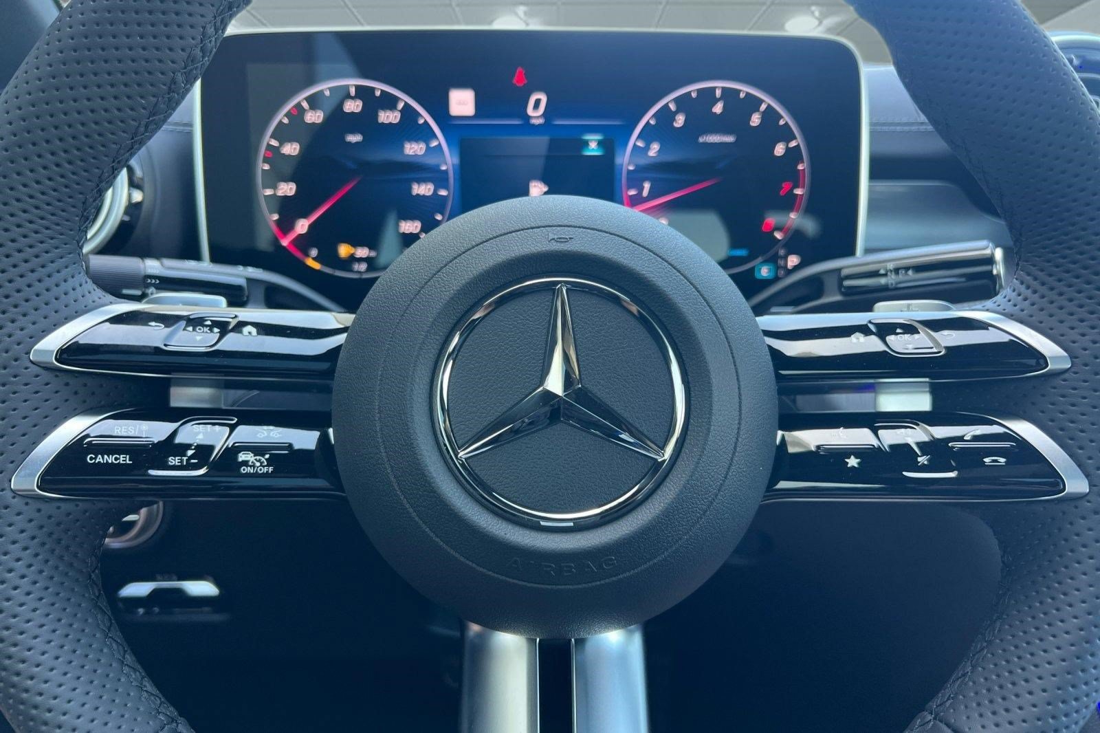 New 2026 Mercedes-Benz CLE 300 4MATIC Coupe image 10