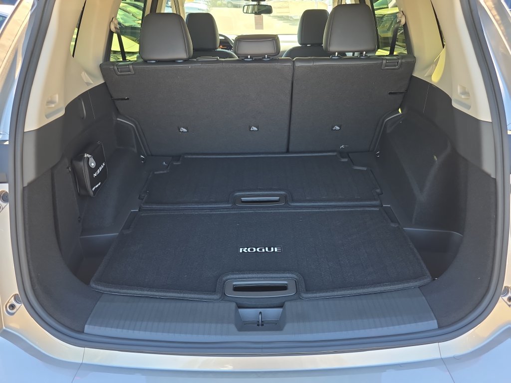 New 2026 Nissan Rogue Platinum w/ Platinum Premium Package AWD/4WD image 14