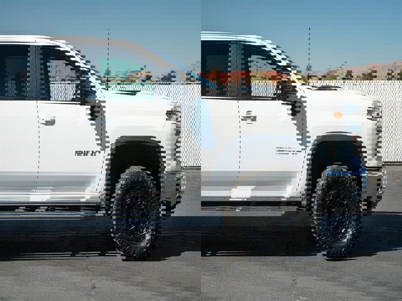 Used 2025 Chevrolet Silverado 2500 LT w/ Convenience Package AWD/4WD image 11