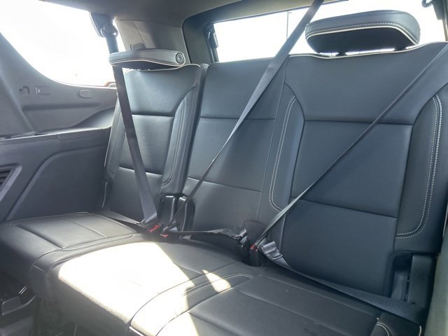 Used 2023 GMC Yukon SLT image 29