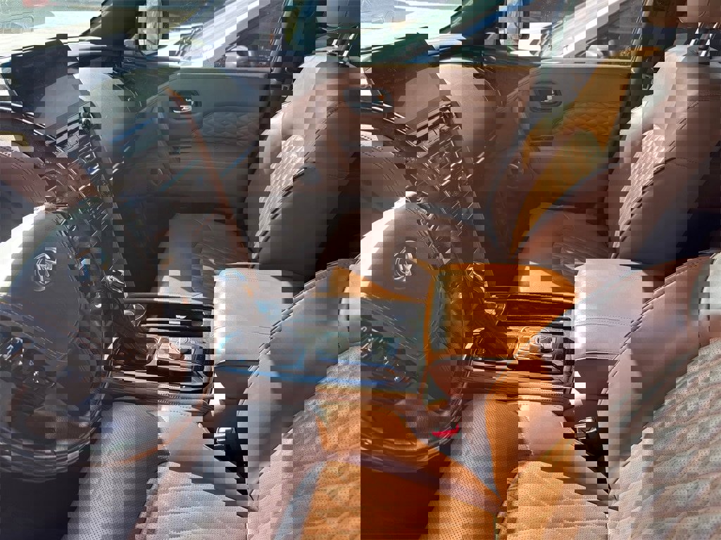 Used 2023 INFINITI QX80 Sensory w/ All-Season Package image 11