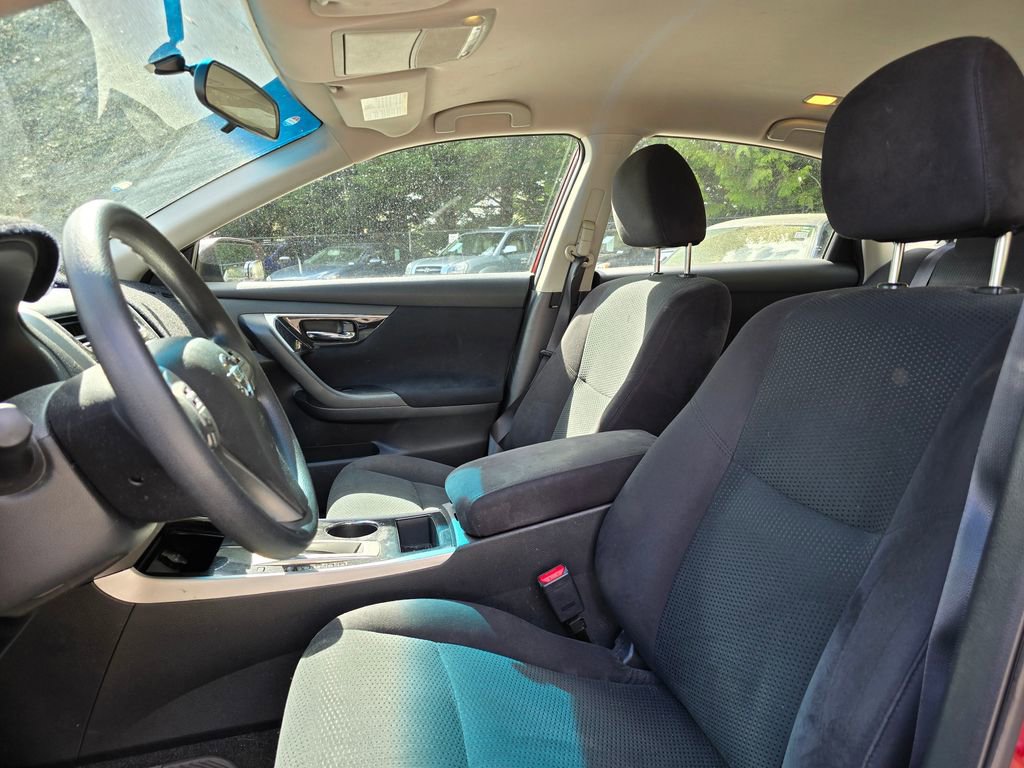 Used 2014 Nissan Altima 2.5 S FWD image 2