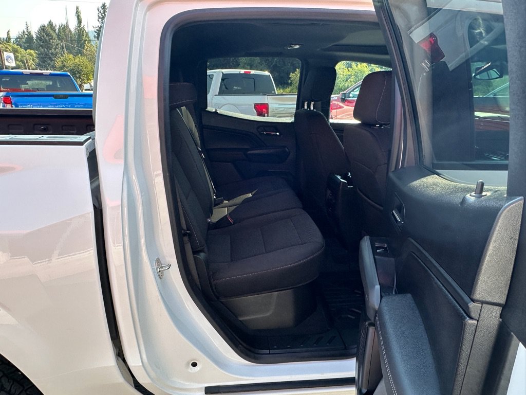 Used 2023 Chevrolet Colorado LT w/ LT Convenience Package II AWD/4WD image 5