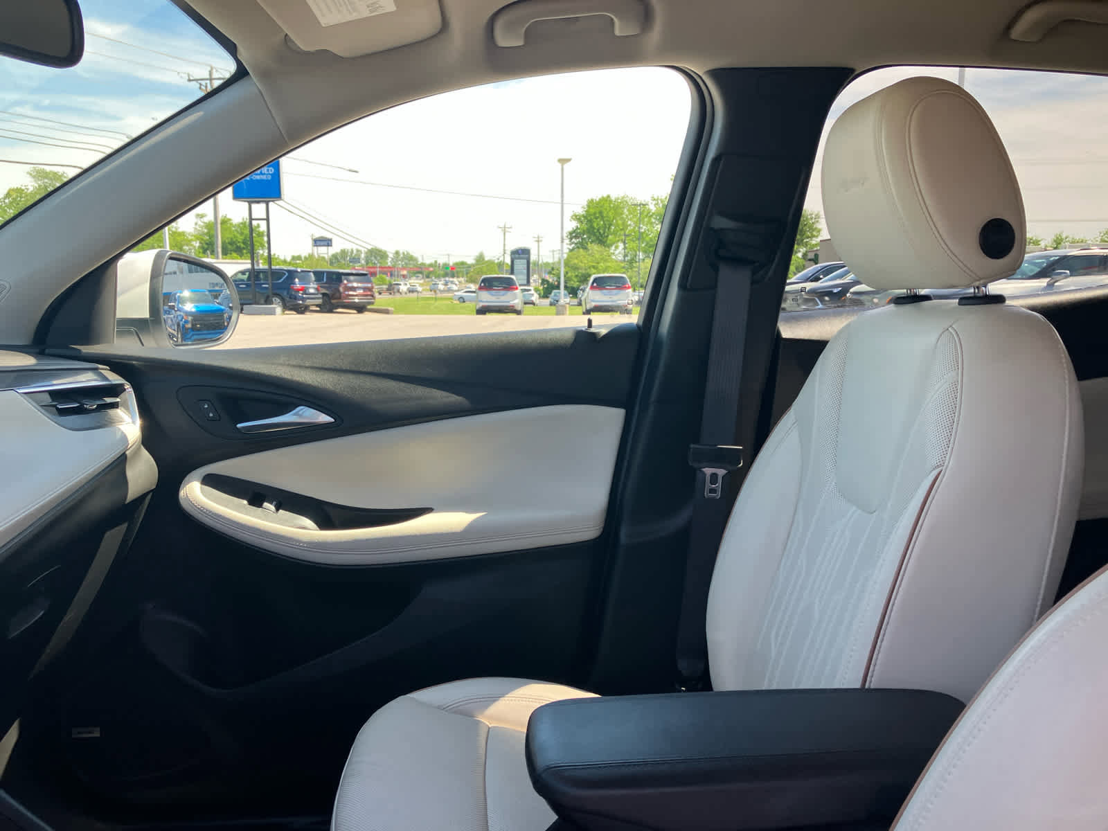 Used 2024 Buick Encore GX Avenir w/ Avenir Convenience Package AWD/4WD image 10
