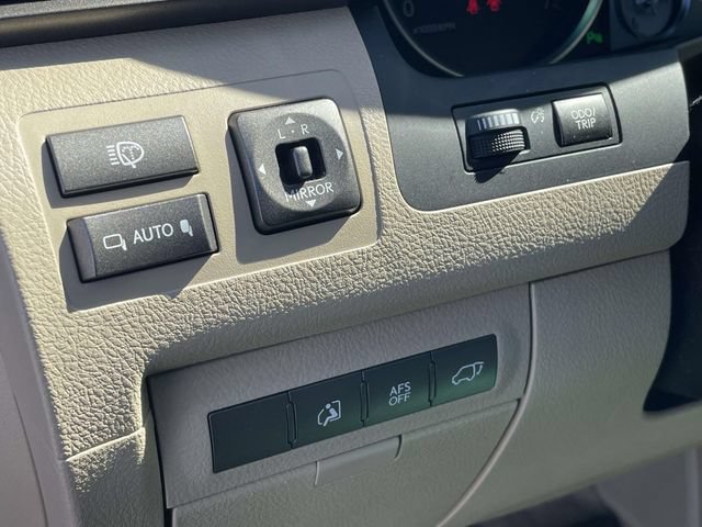 Used 2010 Lexus LX 570 4WD w/ Luxury Pkg image 19