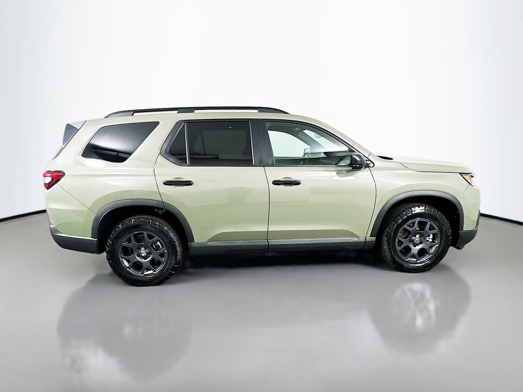 Certified 2026 Honda Pilot TrailSport image 4