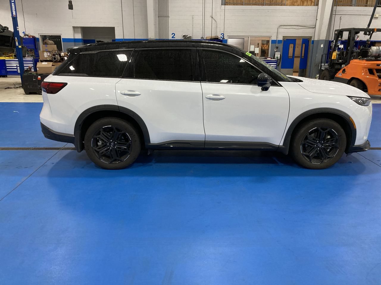 Used 2026 INFINITI QX60 Sport w/ Dark Cargo Package AWD/4WD image 8