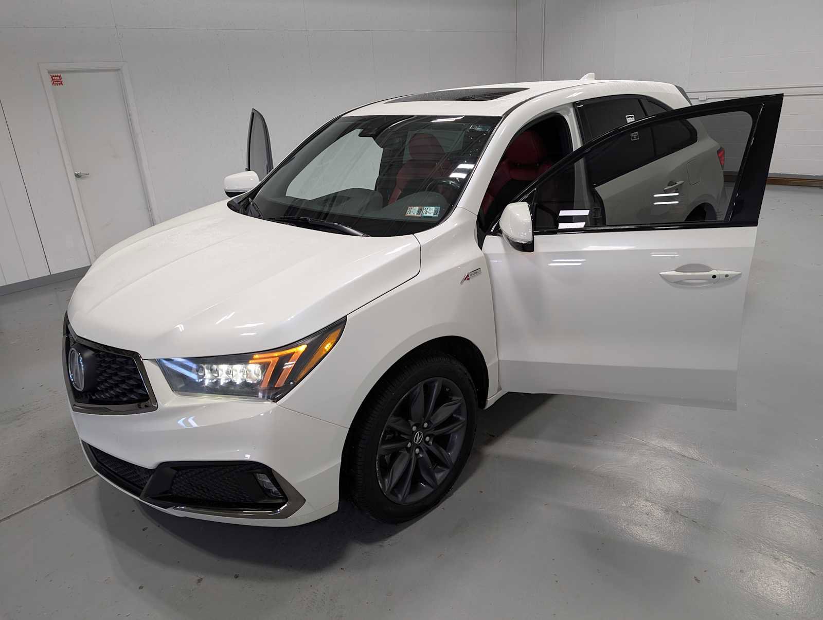 Used 2019 Acura MDX A-Spec image 16