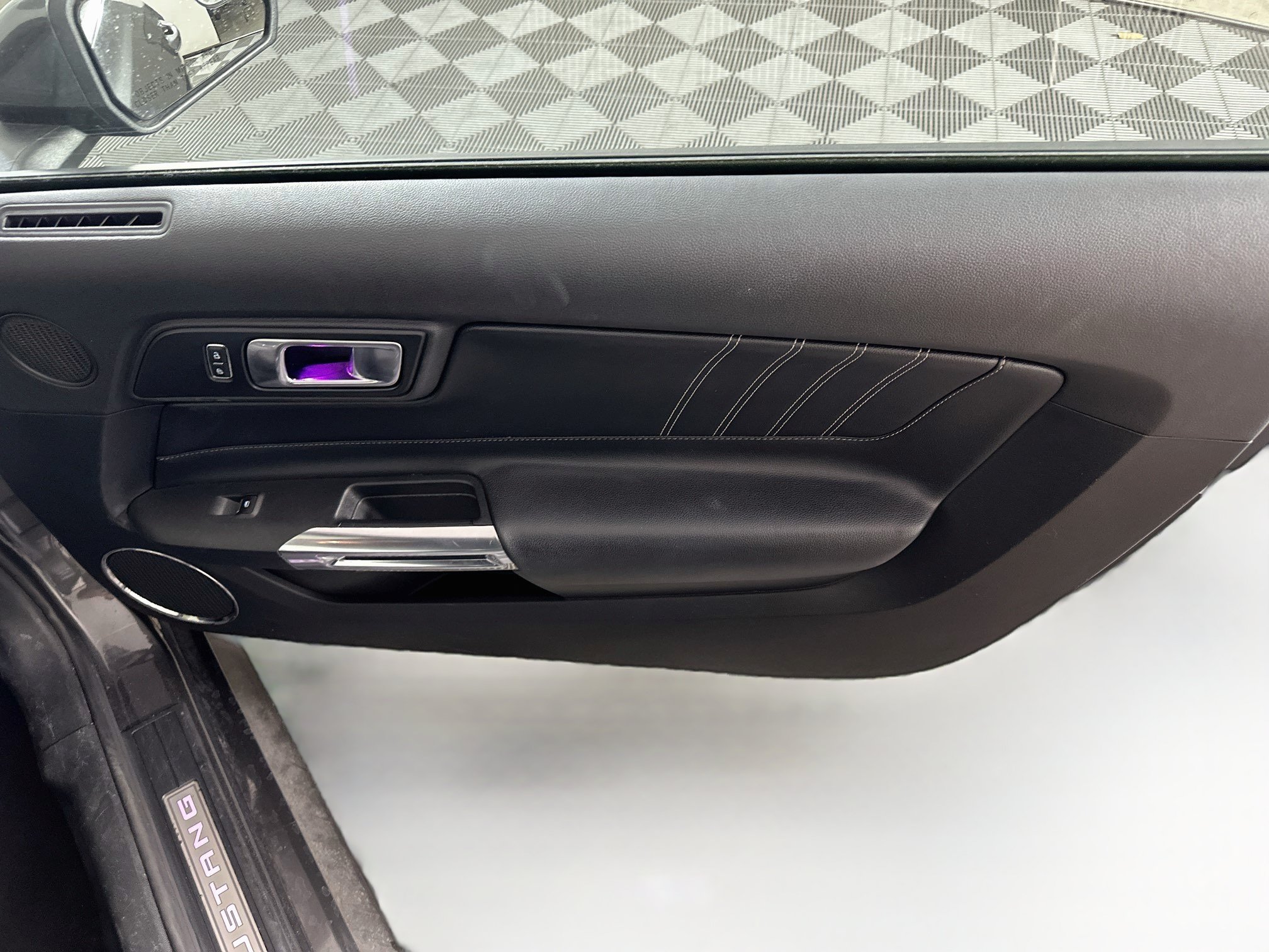 Used 2020 Ford Mustang Premium RWD image 27