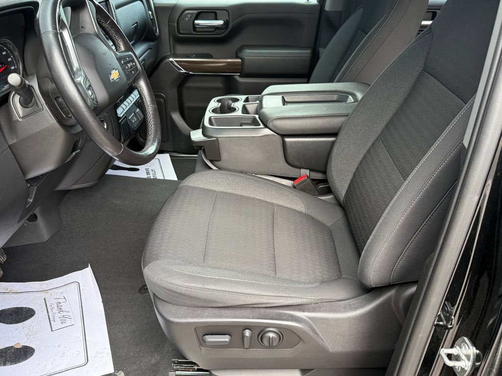 Used 2022 Chevrolet Silverado 1500 LT AWD/4WD image 19