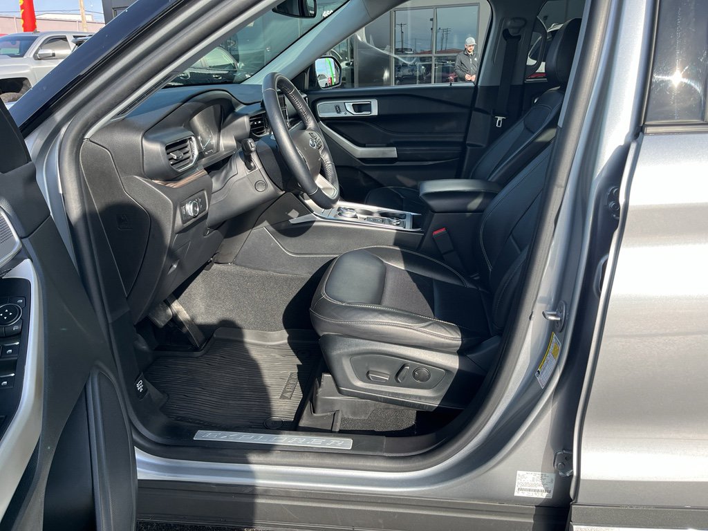 Used 2022 Ford Explorer Limited w/ Equipment Group 301A image 20