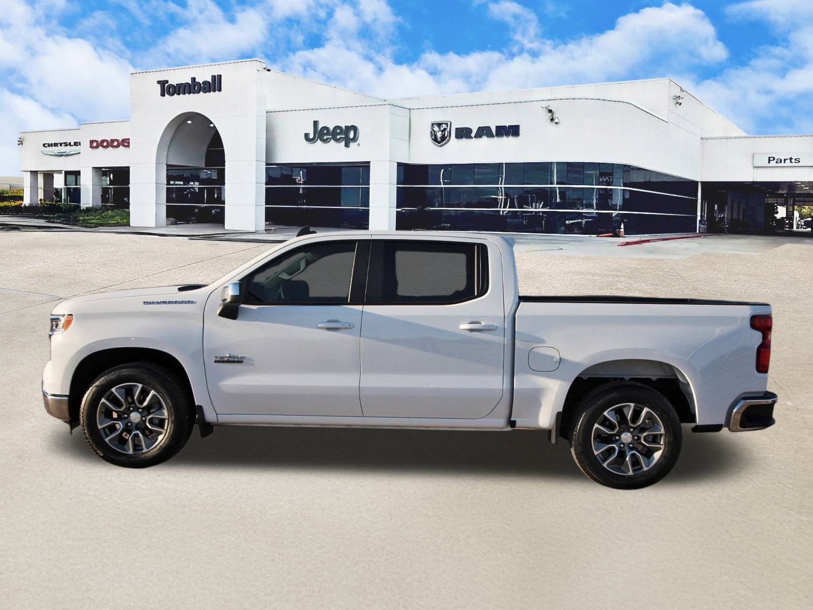 Used 2025 Chevrolet Silverado 1500 LT image 3