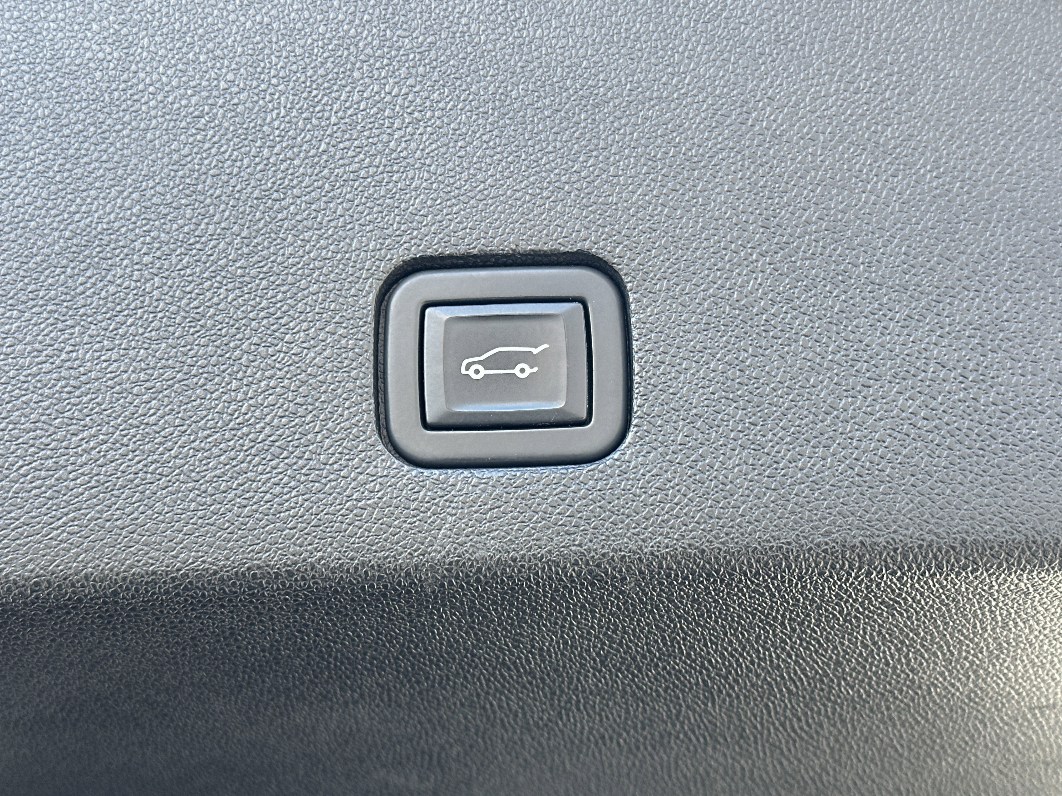 Used 2022 Cadillac XT6 Luxury FWD image 15