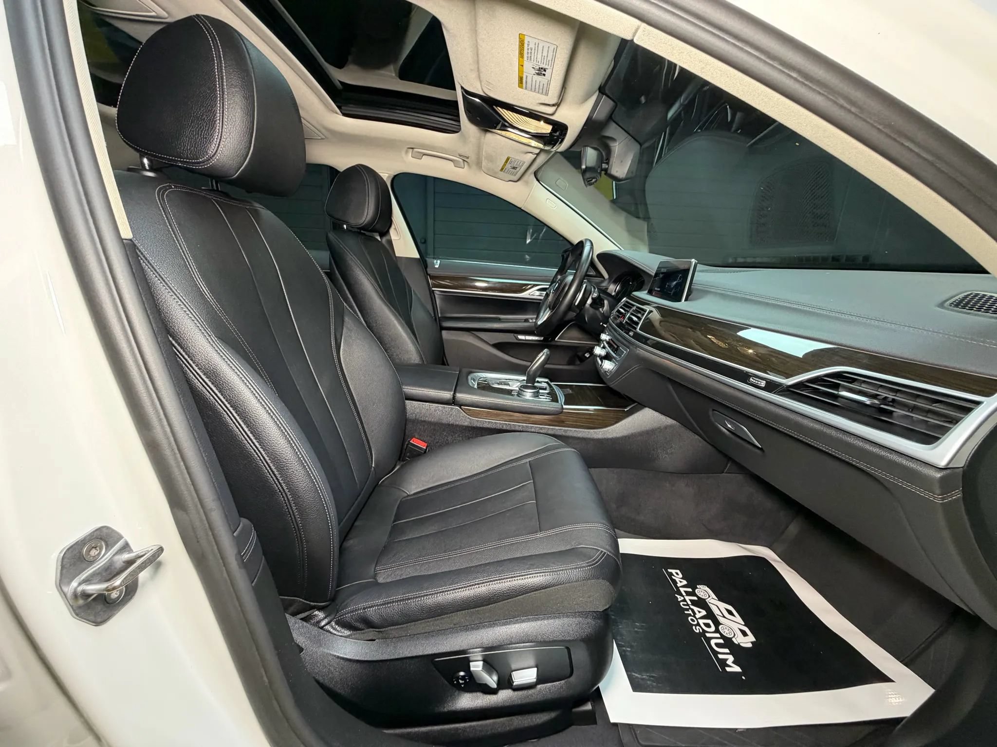 Used 2016 BMW 740i RWD image 52