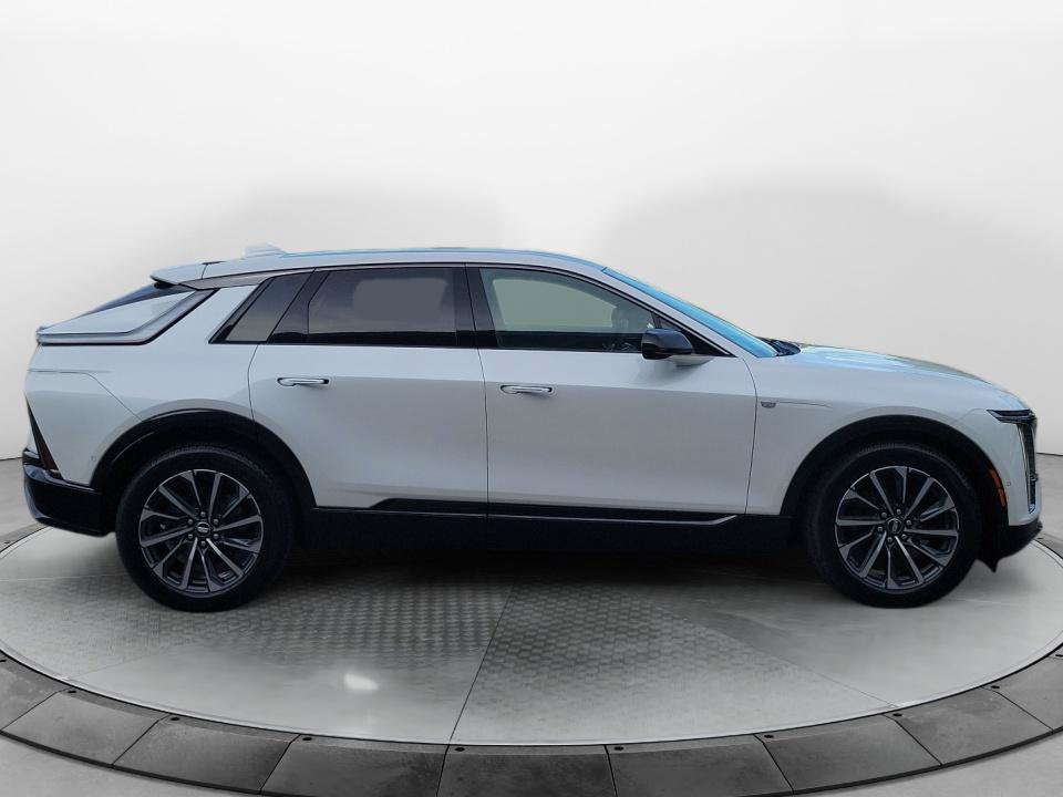 Certified 2024 Cadillac Lyriq Sport AWD/4WD image 8