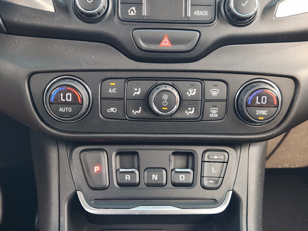 Used 2019 GMC Terrain SLT w/ Preferred Package FWD image 16