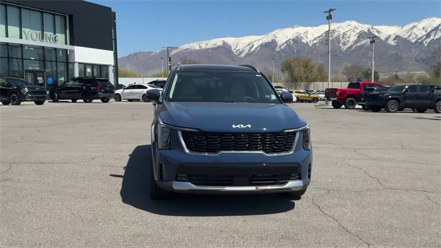 Used 2025 Kia Sorento SX image 2
