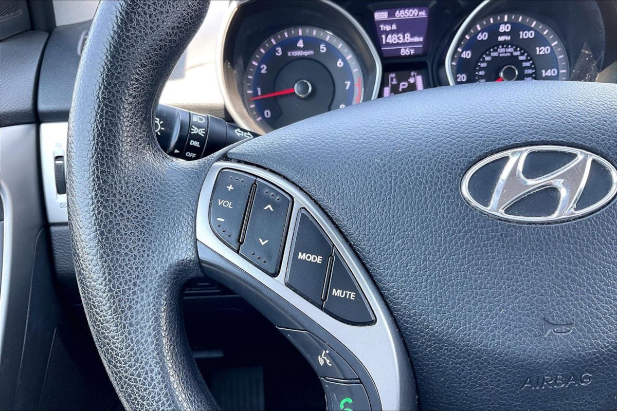 Used 2017 Hyundai Elantra GT FWD image 18