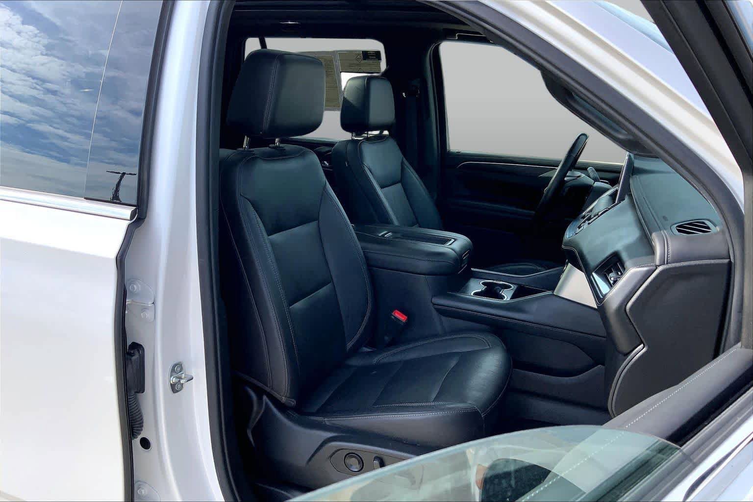 Used 2021 Chevrolet Tahoe LT w/ LT Signature Package AWD/4WD image 9