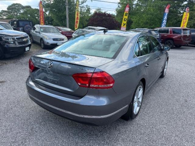 Used 2012 Volkswagen Passat TDI SEL Premium FWD image 4