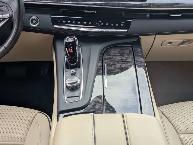 Used 2022 Cadillac Escalade Premium Luxury w/ LPO, Illumination Package image 20