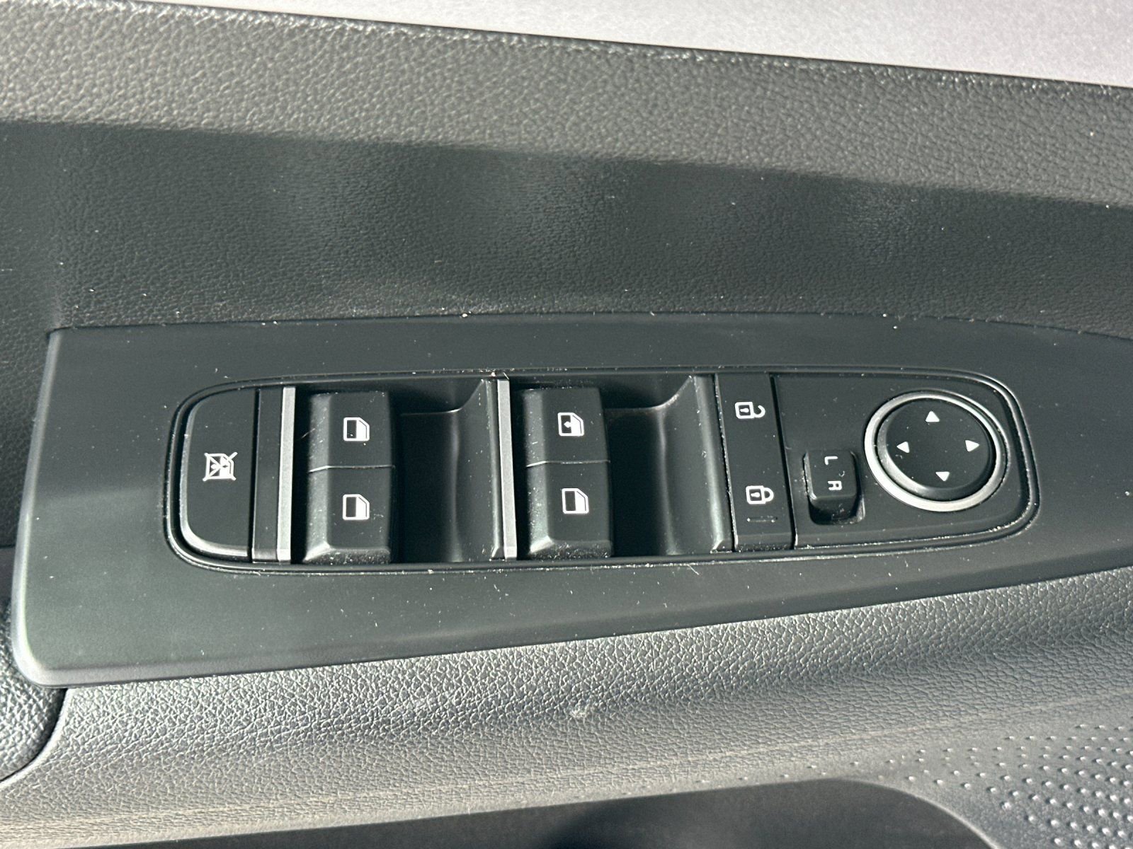 Certified 2024 Kia Forte LXS w/ LXS Technology Package image 14