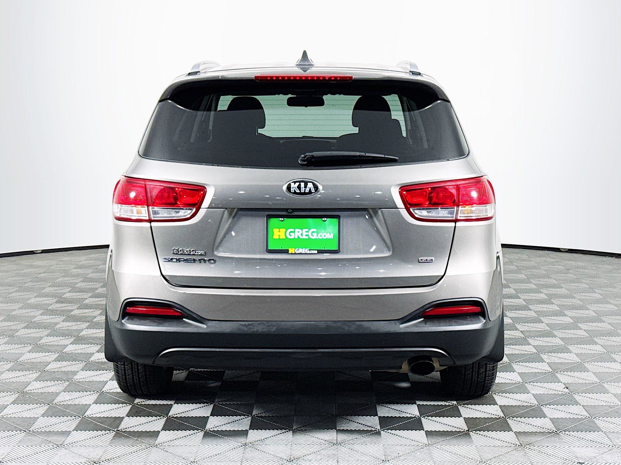 Used 2018 Kia Sorento LX image 8