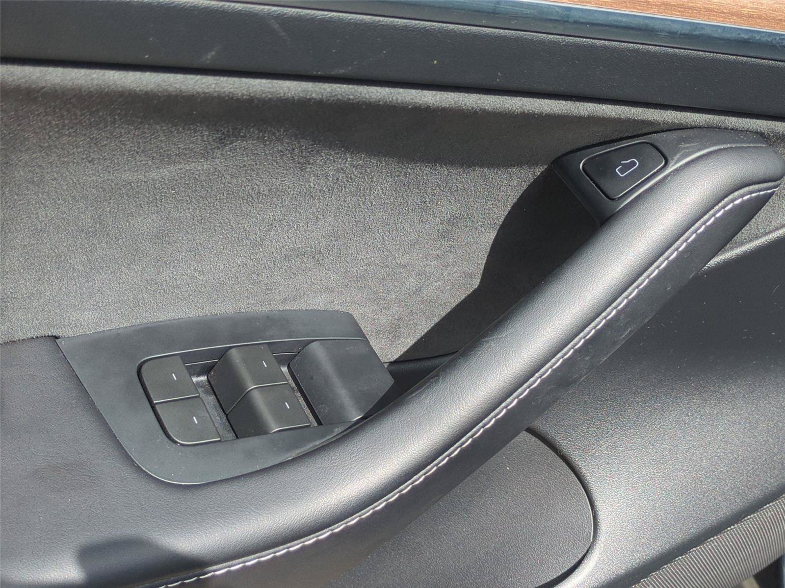 Used 2023 Tesla Model 3 Standard Range RWD image 13