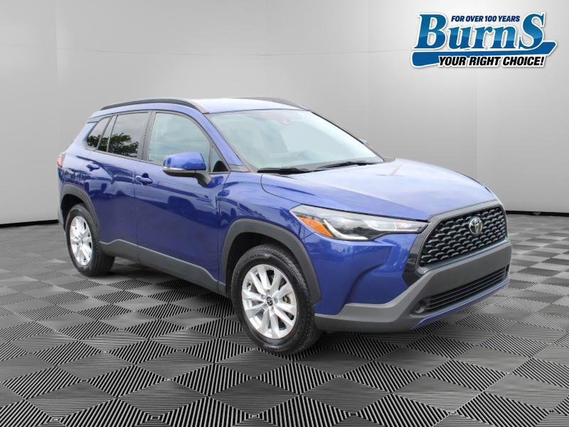 Used 2022 Toyota Corolla Cross LE image 1