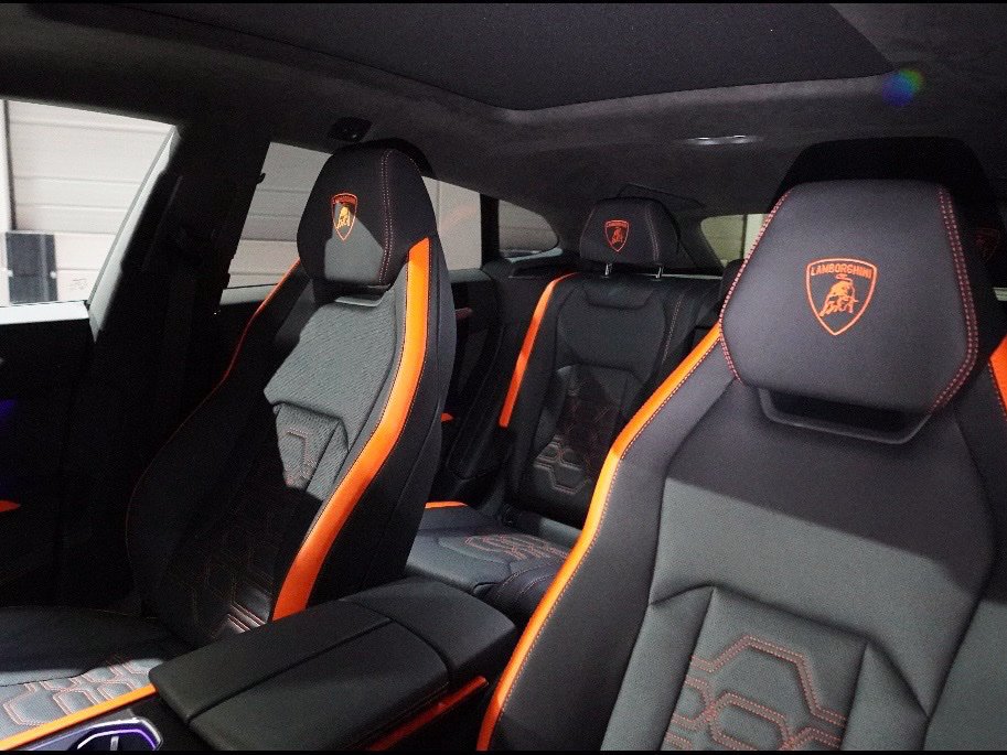 Used 2025 Lamborghini Urus SE AWD/4WD image 26
