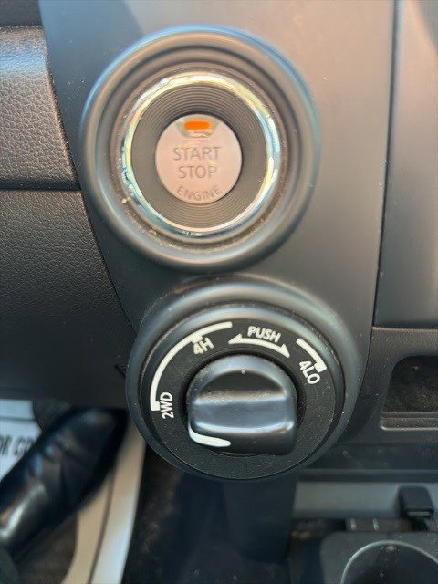 Used 2022 Nissan Titan SV image 19