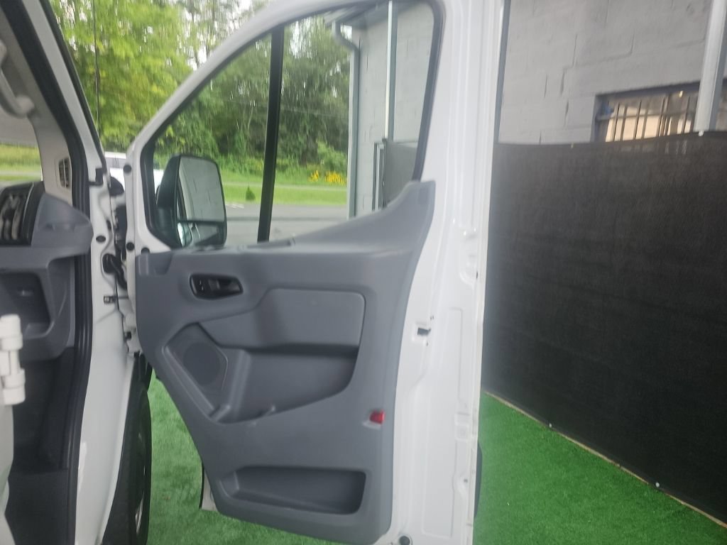 Used 2018 Ford Transit 250 130 Low Roof RWD image 23