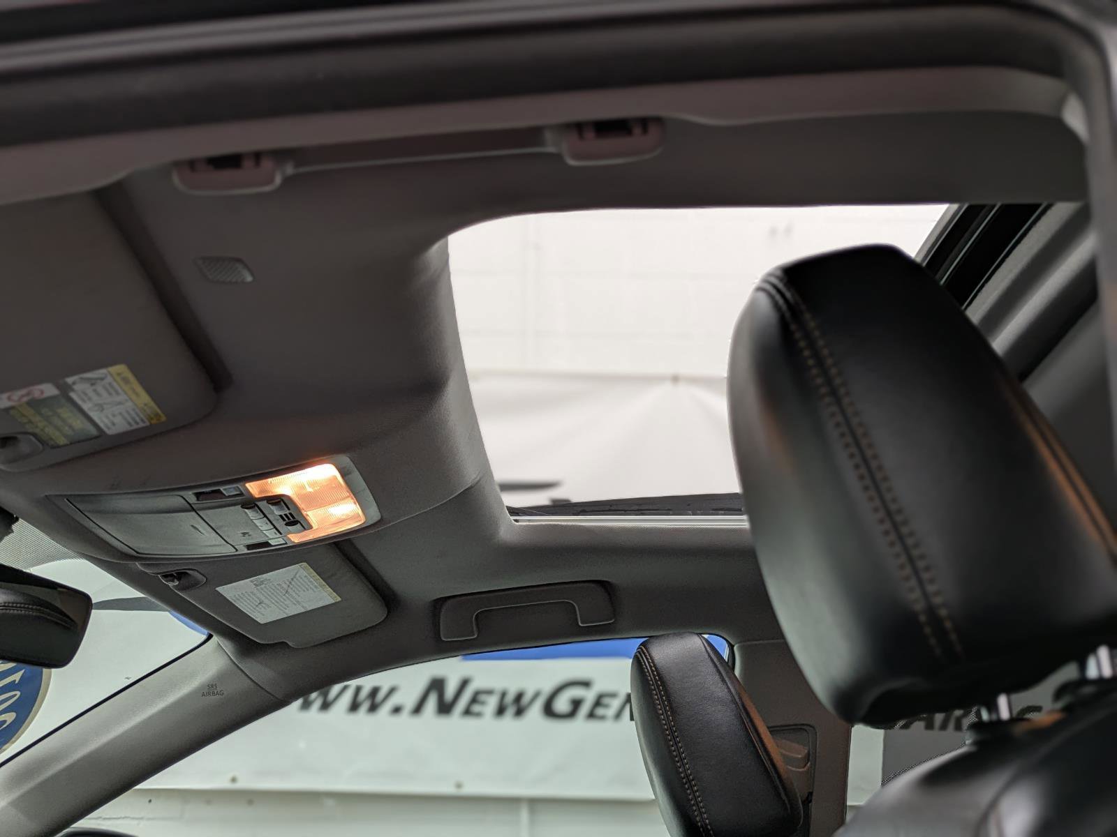 Used 2018 Toyota Highlander XLE image 6