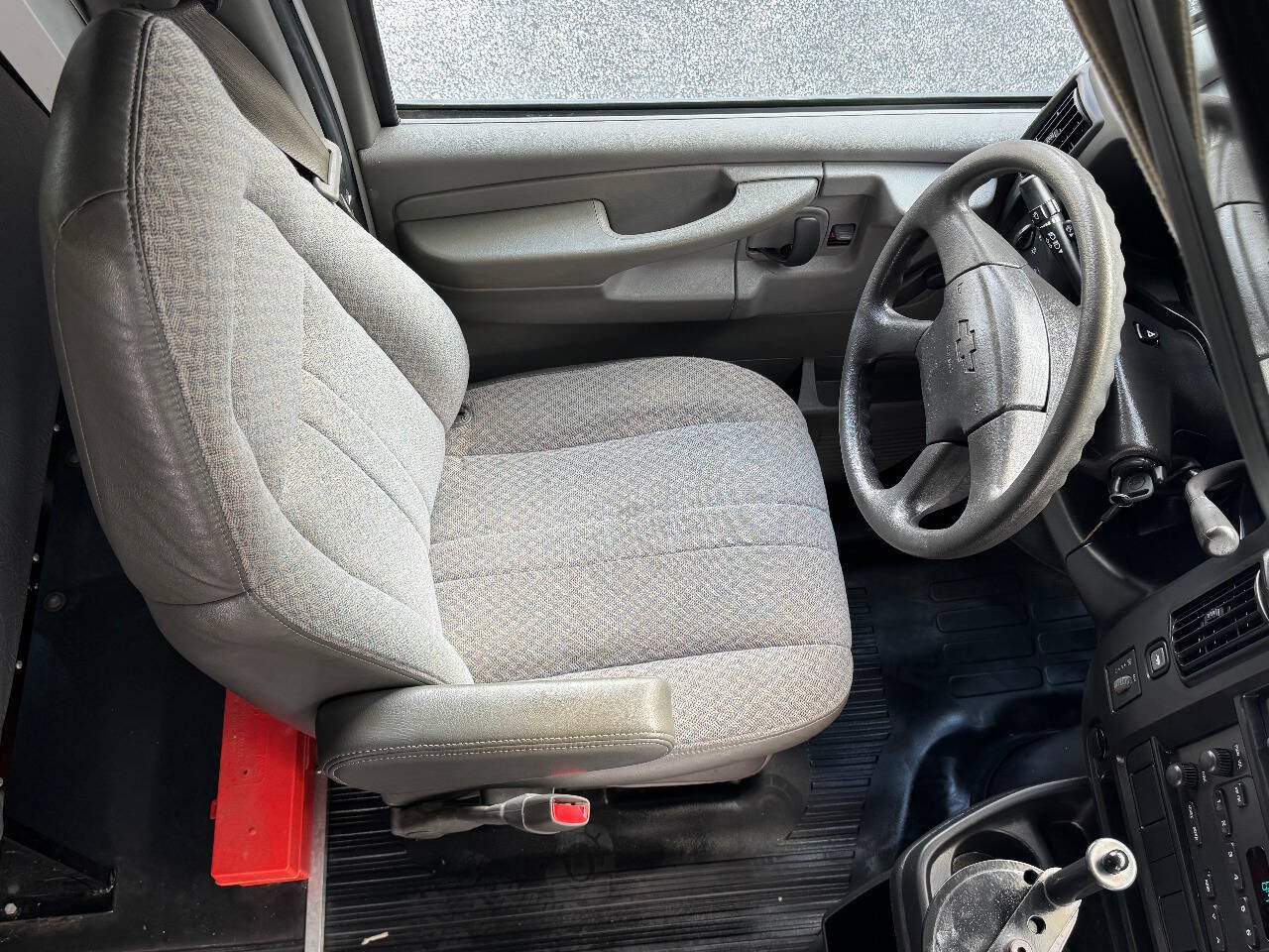 Used 2004 Chevrolet Express 3500 w/ School Bus Package RWD image 52