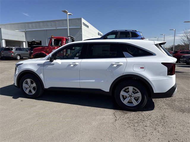 New 2026 Kia Sorento LX image 7