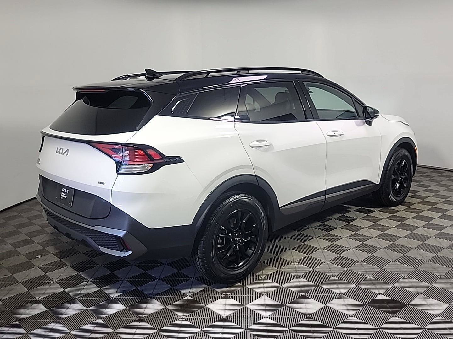 Certified 2023 Kia Sportage X-Pro AWD/4WD image 4