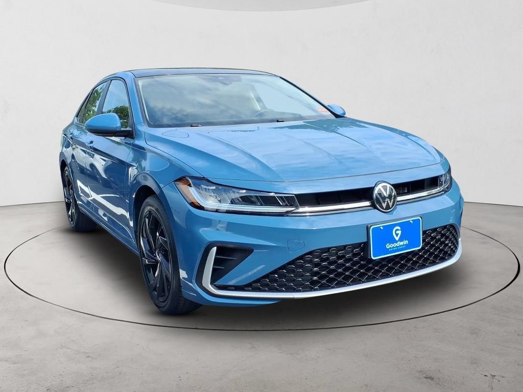 Used 2025 Volkswagen Jetta SE FWD image 4
