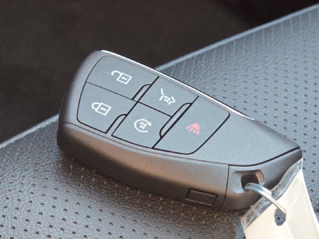 Certified 2026 Chevrolet Equinox EV RS AWD/4WD image 32